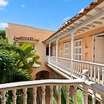 Upper Hotel