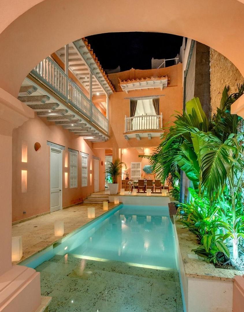 Upper Hotel 3*