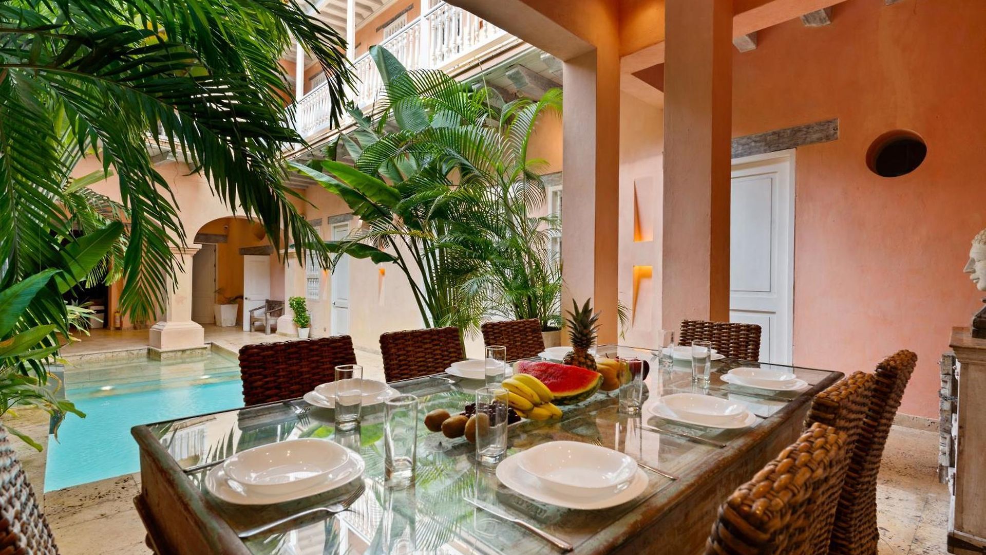 Hotel Upper 3*